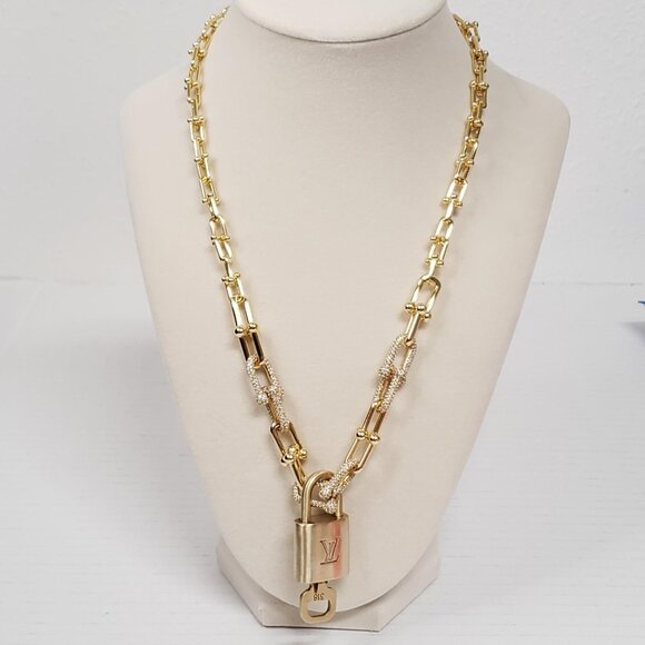 Authentic Louis Vuitton Lock & Key w/unbranded 925 Pure Silver Horseshoe Chain - Picture 1 of 12